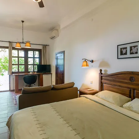 Oda ve Kahvaltı Vino Mesudiye (Datca)